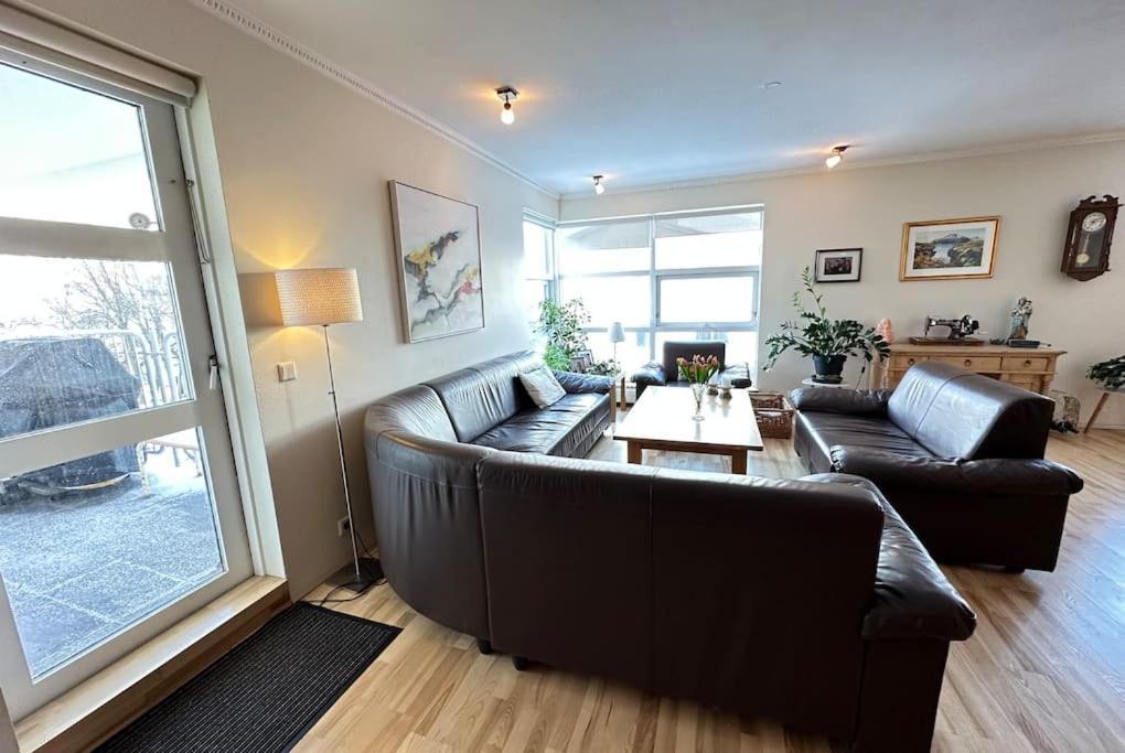 Spacious And Family Friendly Apartment In Reykjavik Exterior photo