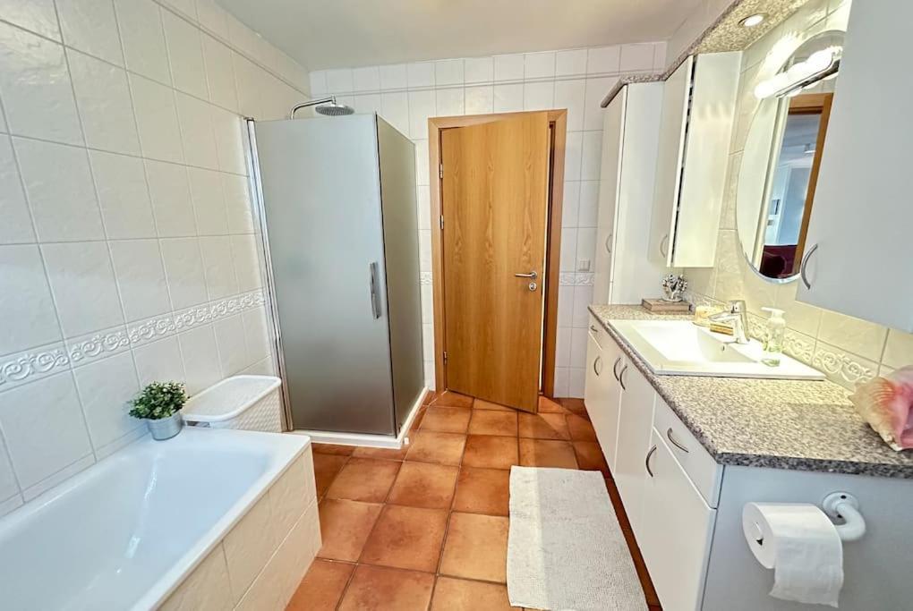 Spacious And Family Friendly Apartment In Reykjavik Exterior photo