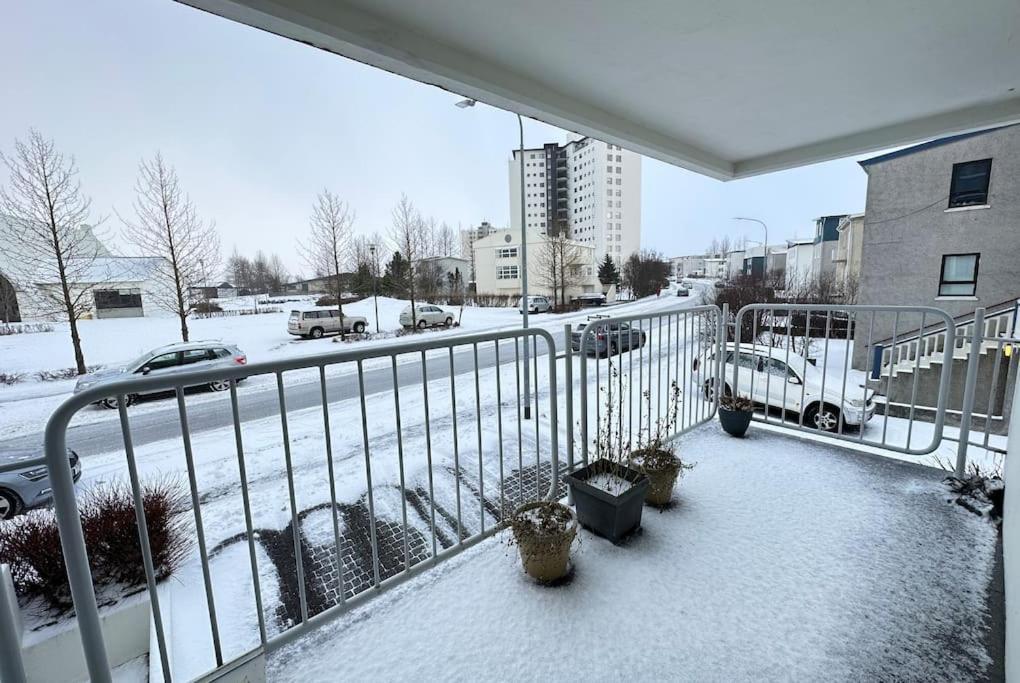 Spacious And Family Friendly Apartment In Reykjavik Exterior photo