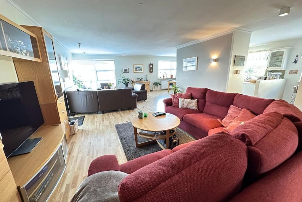 Spacious And Family Friendly Apartment In Reykjavik Exterior photo