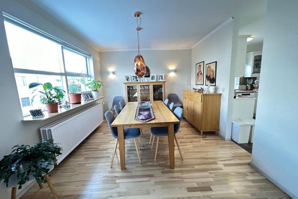 Spacious And Family Friendly Apartment In Reykjavik Exterior photo