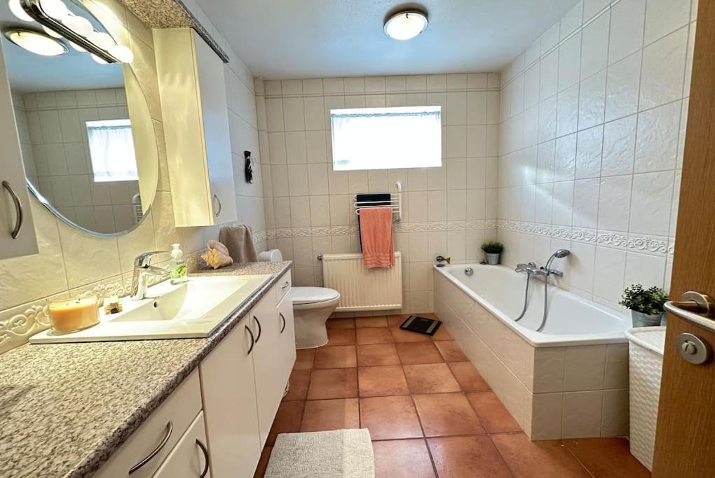 Spacious And Family Friendly Apartment In Reykjavik Exterior photo